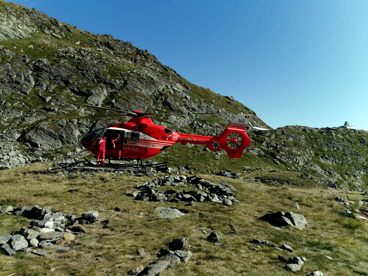 Intervenția din Munții Fărăgraș în care un turist a murit – povestită pas cu pas de un salvator:„Apelantul stă lângă o dâră lungă de sânge la capătul căreia se află un corp neînsuflețit” 4 235079088 4338194482885427 4349444861413689303 n