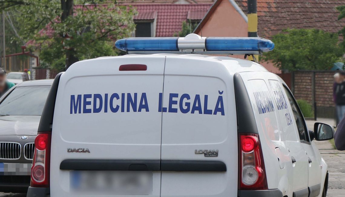 Tragedie de ultimă oră la o bancă din Pitești! Clienții au asistat îngroziți la scene de coșmar – Un bărbat a căzut secerat sub ochii tuturor!