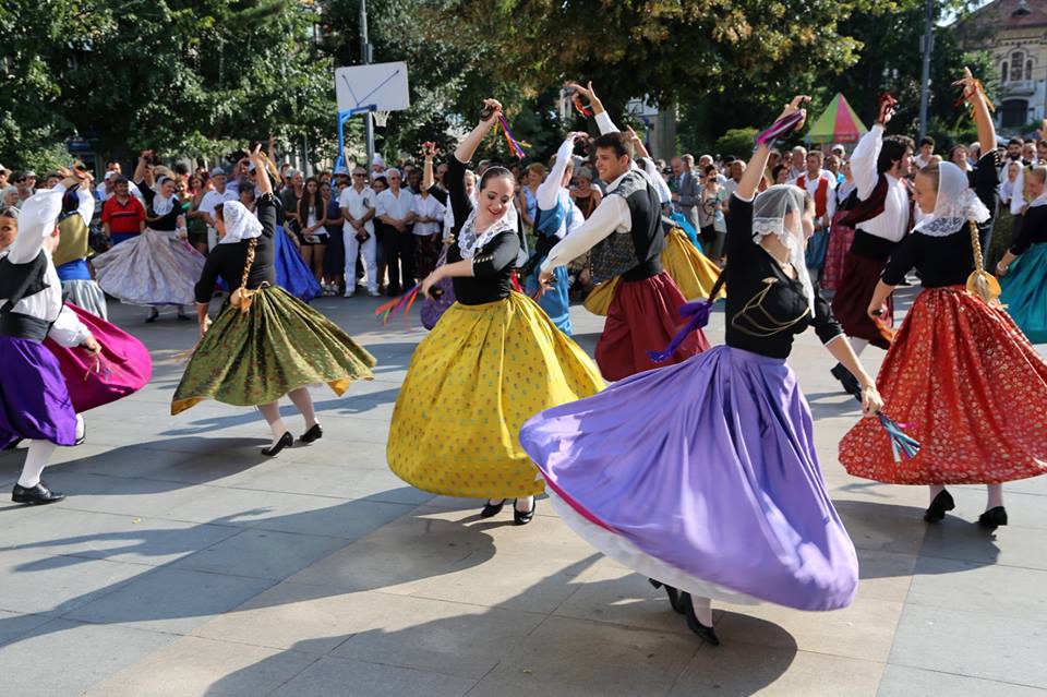 Locul de naștere al Festivalului „CARPAȚI ”, omis din TRASEUL ediției curente – Care sunt cauzele EXCLUDERII orașului din TRASEUL festivalului care a luat naștere chiar aici