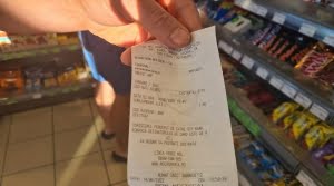 Proteste în benzinării! Piteștenii au alimentat de un leu și au blocat accesul la pompe! 2 proteste benzinarii oradeni alimentat 1 leu pitesti 30 soferi blocat acces pompe 773627 300x167 1