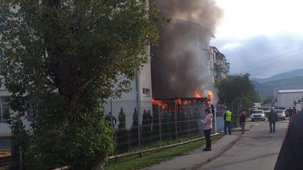 ALERTĂ! Școală în FLĂCĂRI! Incendiu DEVASTATOR!
