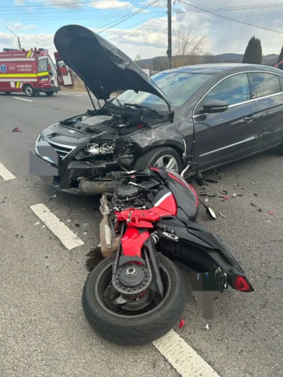 Argeș/ultima oră. Accident grav între mașină și motocicletă! Trafic paralizat!
