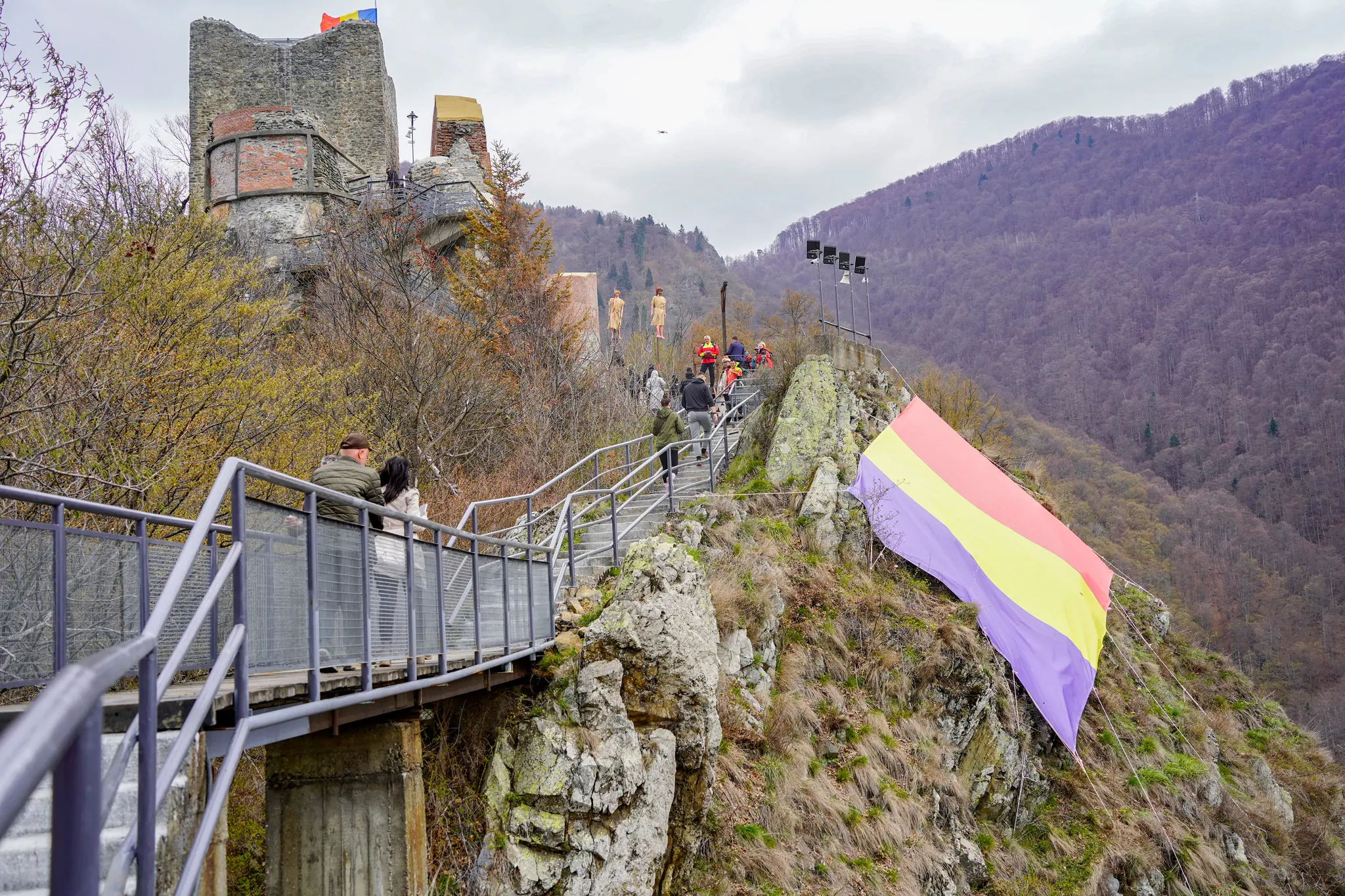 Un nou capitol pentru fortăreața lui Vlad Țepeș. Porțile Cetății Poienari se redeschid pentru public
