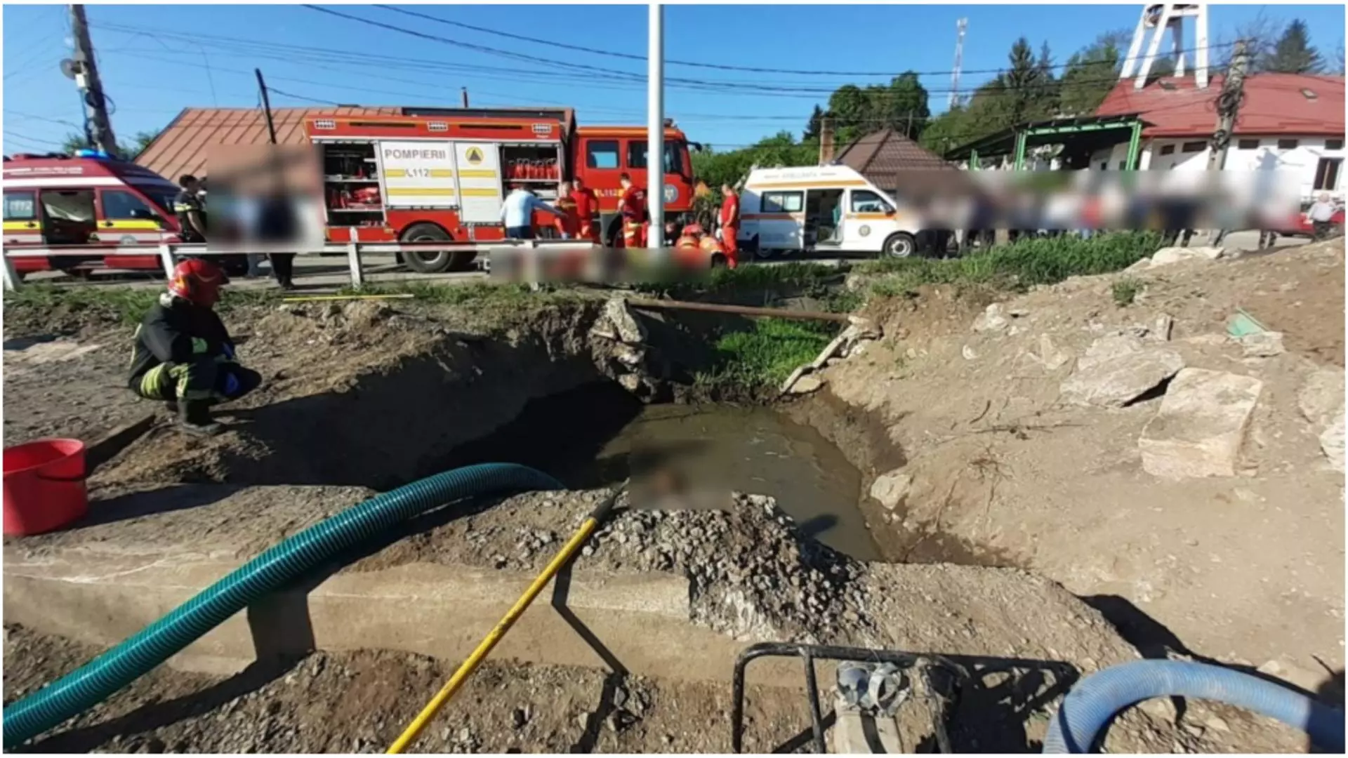 CUMPLIT! Un BĂRBAT se ZBATE între VIAȚĂ și MOARTE! A fost scos inconștient dintr-un CANAL!