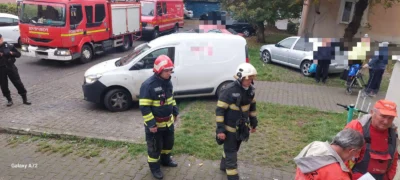pompieri strada bloc incendiu panica