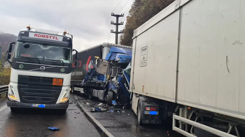 0061906D 25CA 487D 85B0 7BFF59D6A806 2