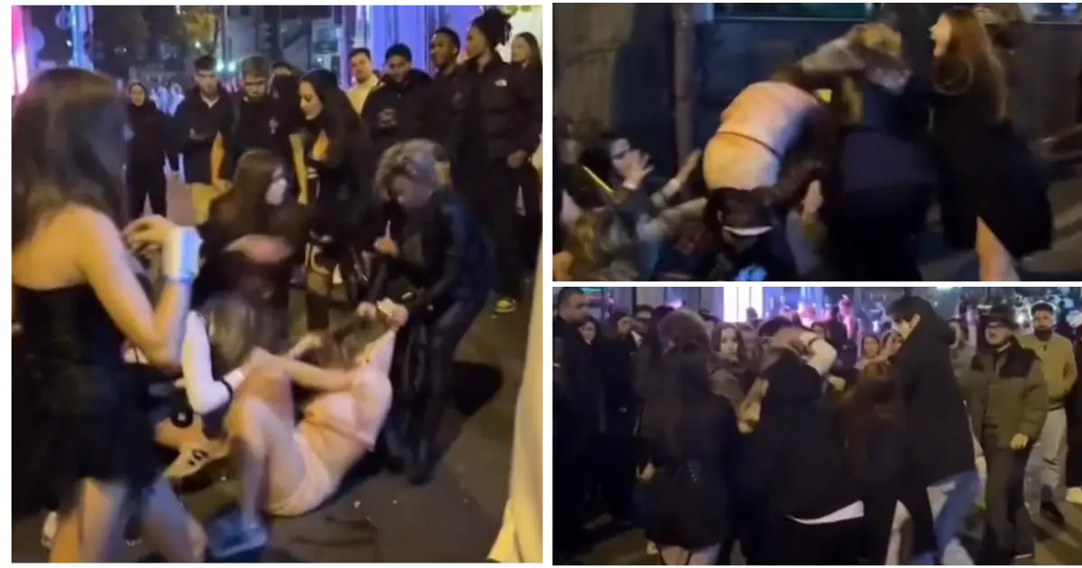 bataie grup adolescneti fete