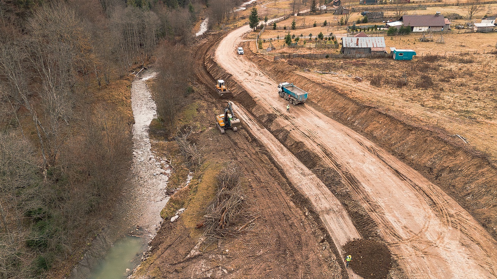 Alternativa la DN1 prinde contur noi imagini cu lucrarile la drumul care va decongestiona Valea Prah