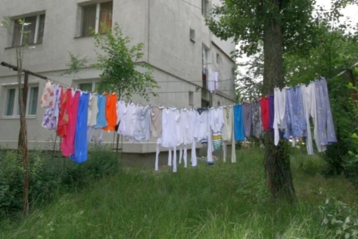 Cine poate folosi uscatorul din scara unui bloc putini locatari tin cont de legea actuala 1