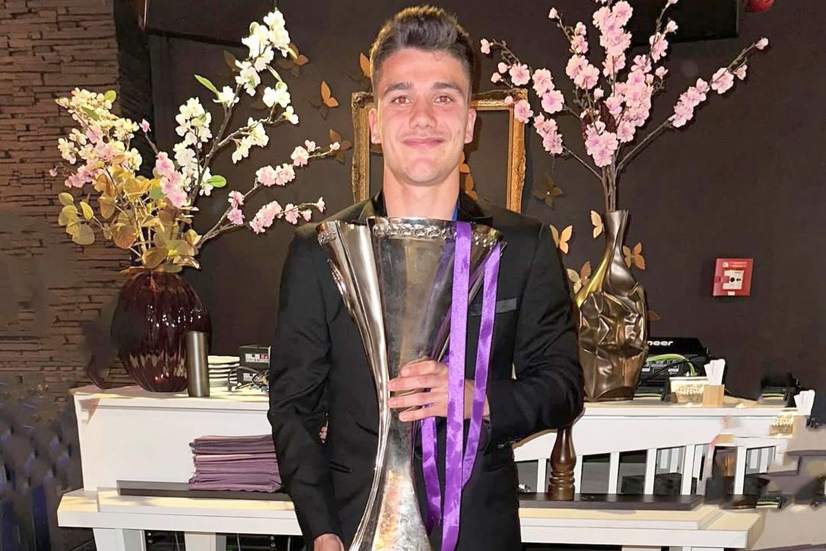 76b9fc66 350e 4178 b294 81fc5054abbf