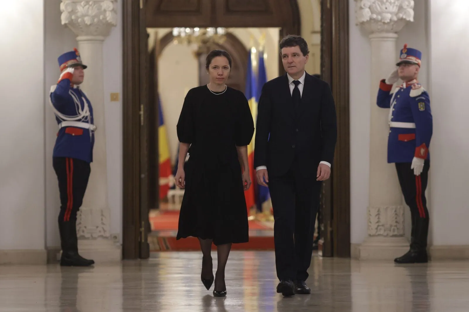 nicusor dan mirabela gradinaru q8o3R.webp