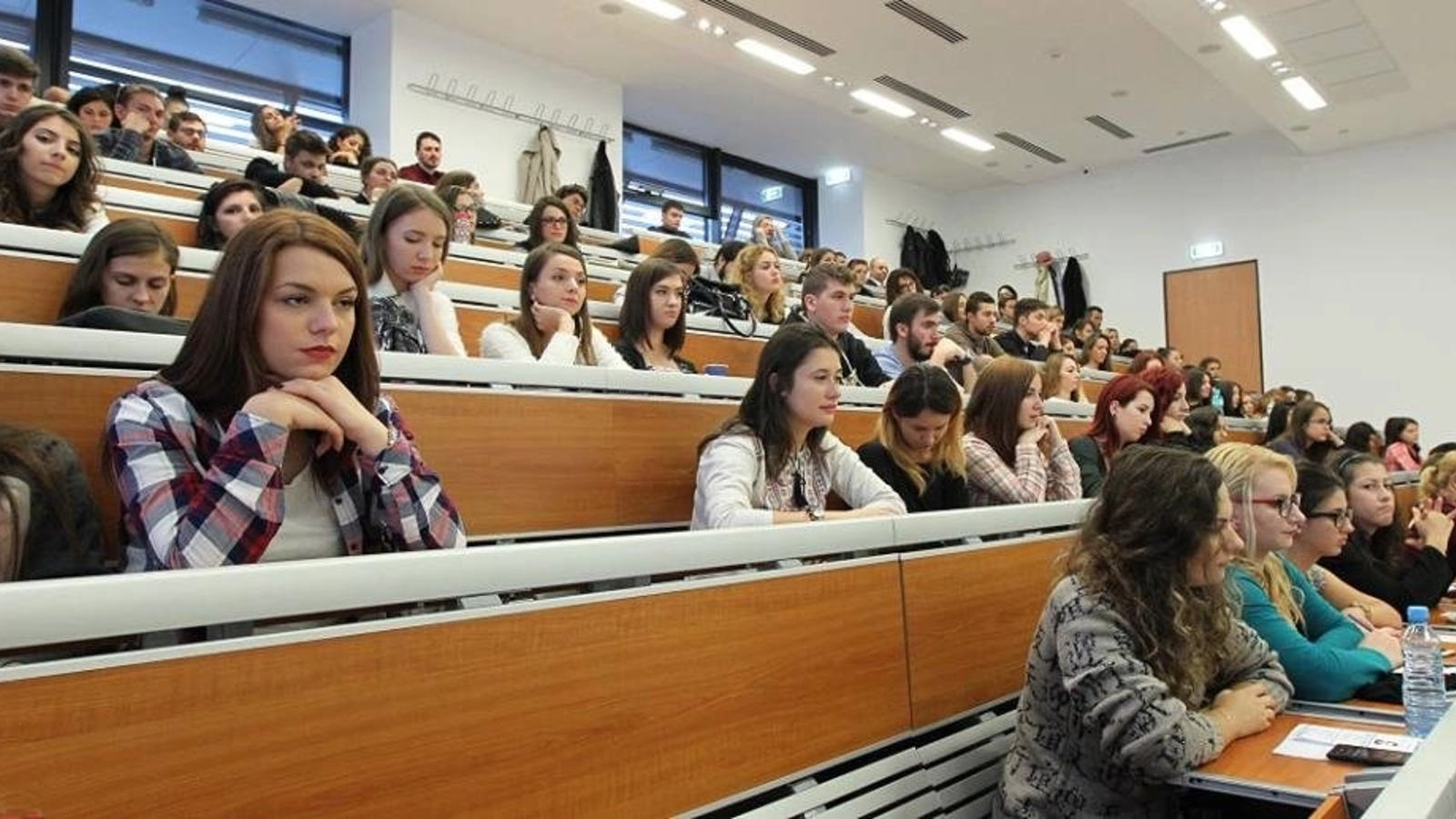 Lovitură pentru elevi! Ce se întâmplă cu bursele școlare? Anunț de la Ministerul Educației!