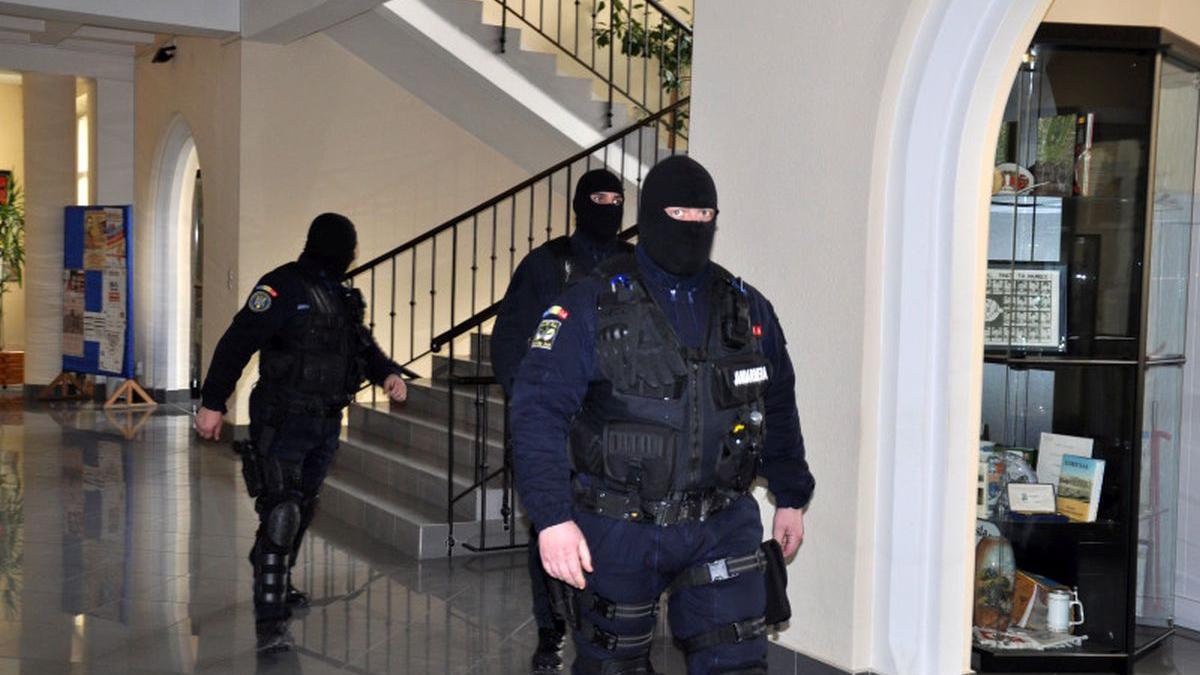 perchezitii scoala superioara de aviatie bucuresti angajari ilegale 729027