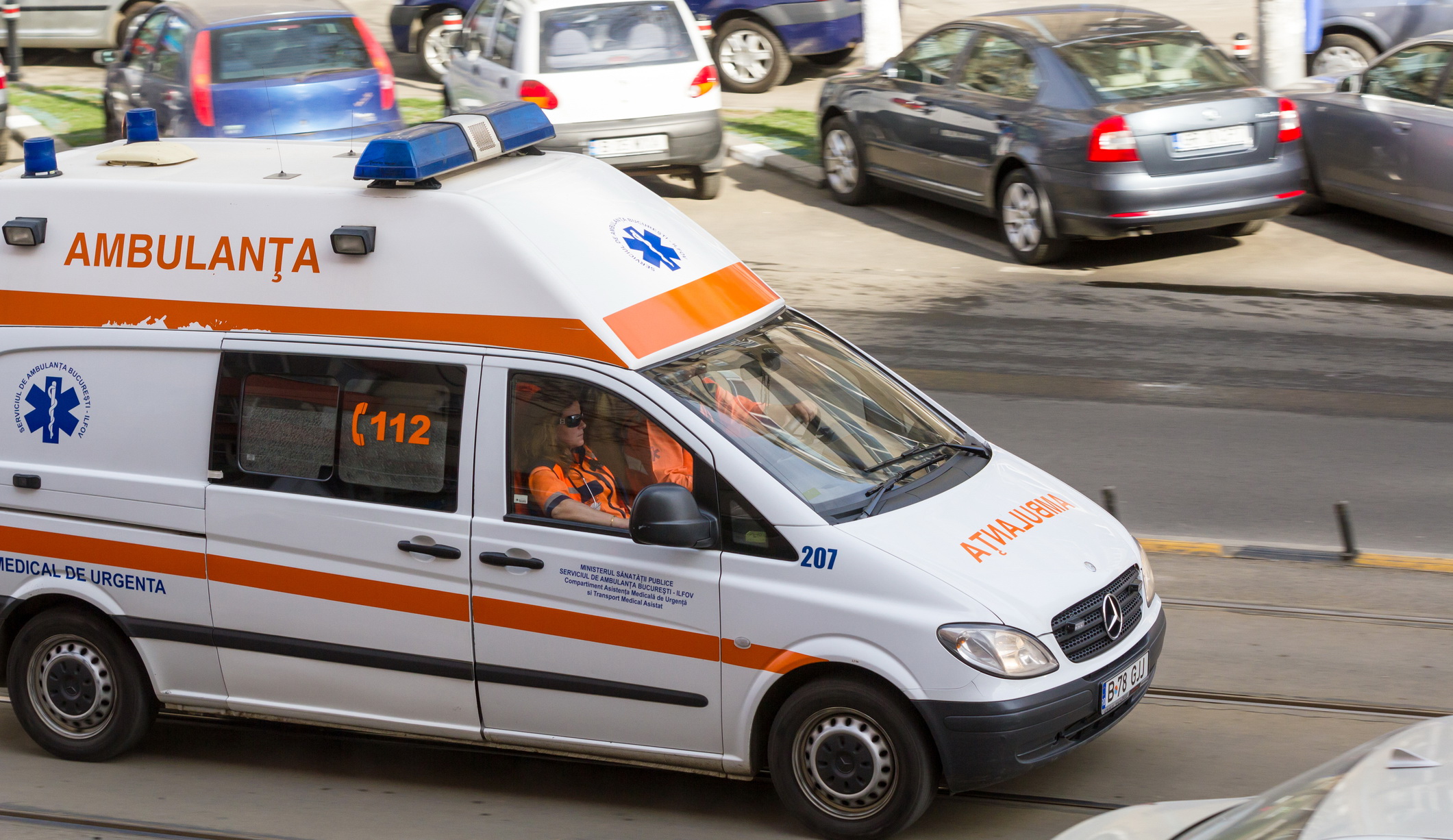 Se schimbă Codul Rutier! Noua regulă obligatorie pentru toți șoferii: Ce trebuie să faci imediat când auzi sirena ca să eviți amenzile uriașe!
