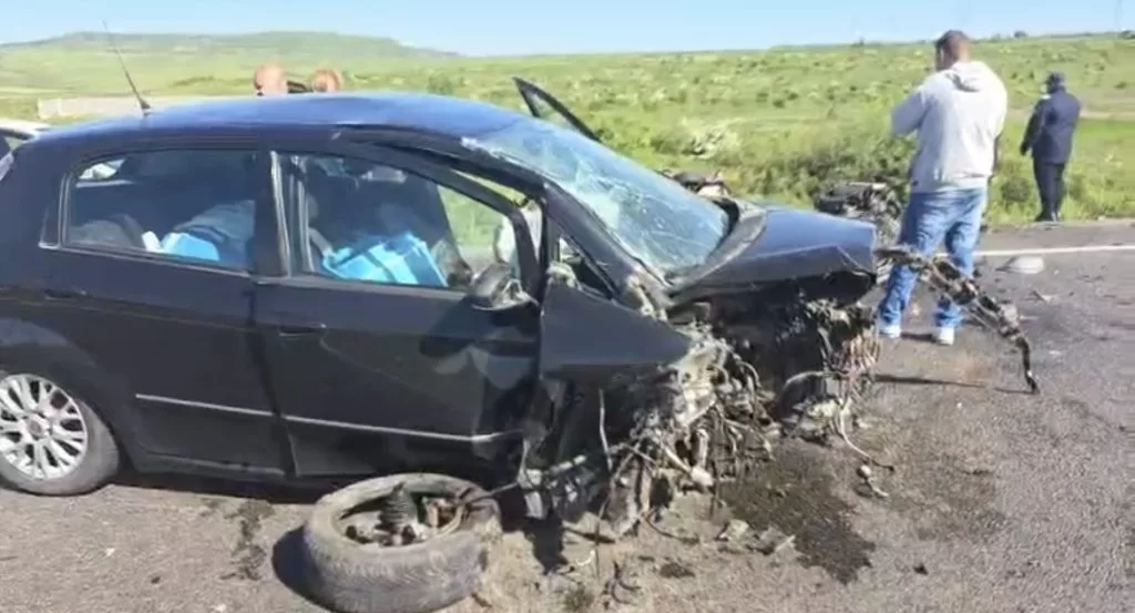 DEZASTRU pe centură! Motor smuls și o tânără în stare critică după un impact de o violență extremă!