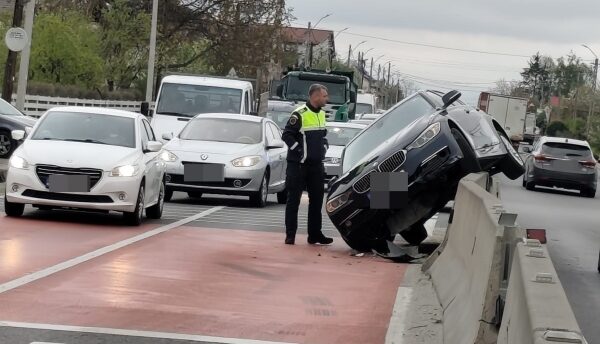accident DN 73 masina suspendata e1776756295564