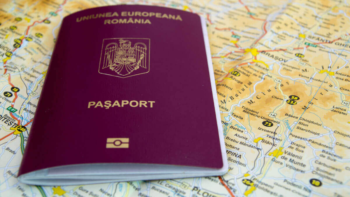 Vestea momentului pentru toți românii care pleacă în vacanță! Ce se întâmplă cu pașapoartele în 2026 și cât a ajuns să coste taxa