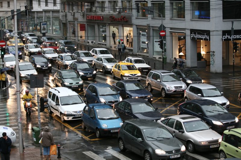 LOVITURĂ TOTALĂ PENTRU ȘOFERI! Se schimbă rovinieta. Cine va fi obligat să plătească taxe uriașe din 2026!