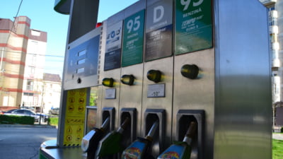 Răsturnare de situație la benzinării! Benzina explodează, în timp ce motorina scade: Vestea momentului pentru toți șoferii!