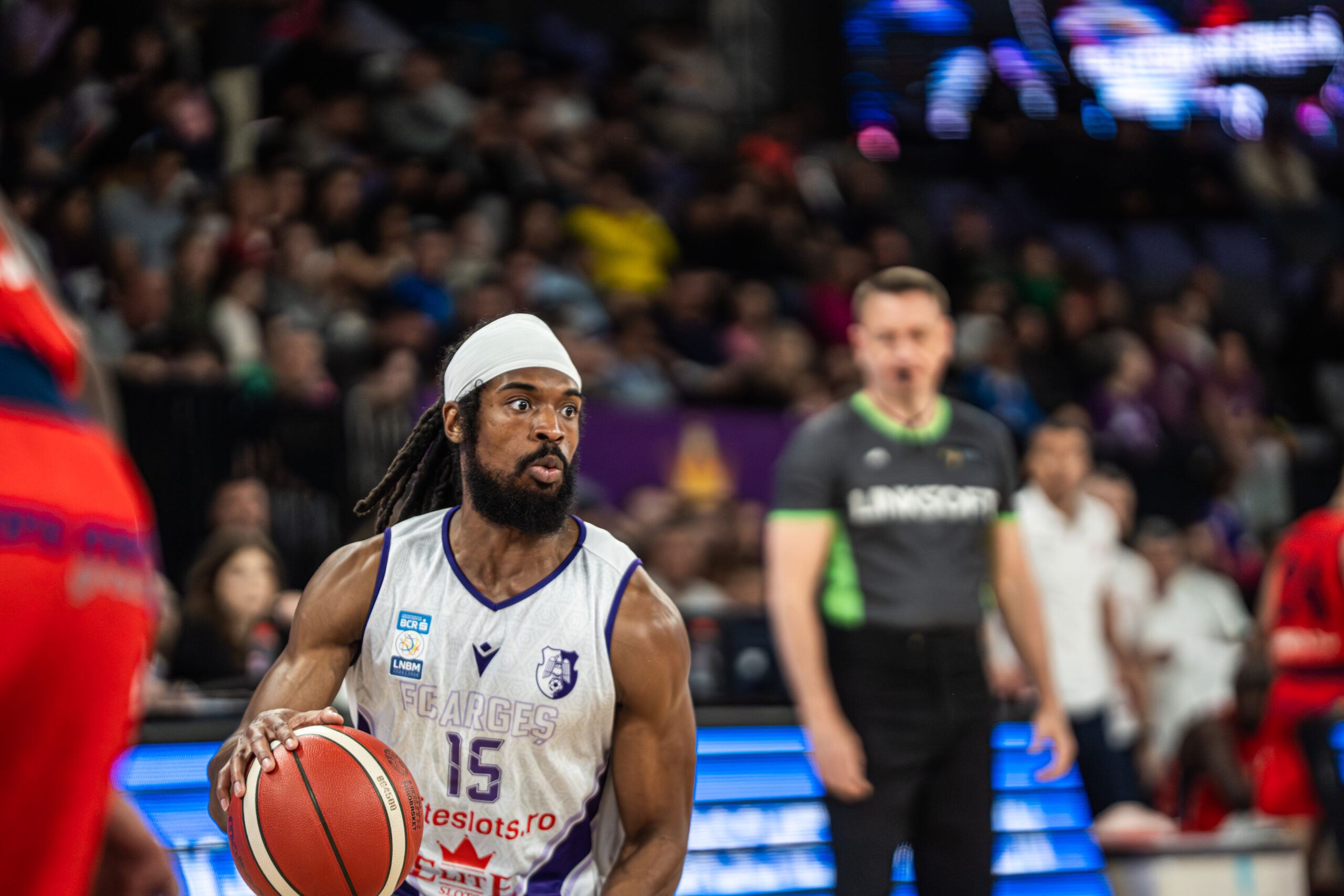 Duelul vulturilor în Liga Națională. Ia-ți bilet la FC Argeș Basketball – CSU Sibiu!