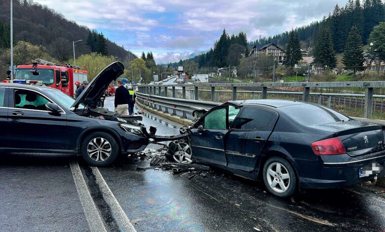 Haos total pe cel mai aglomerat drum! Accident cu victime și trafic blocat!