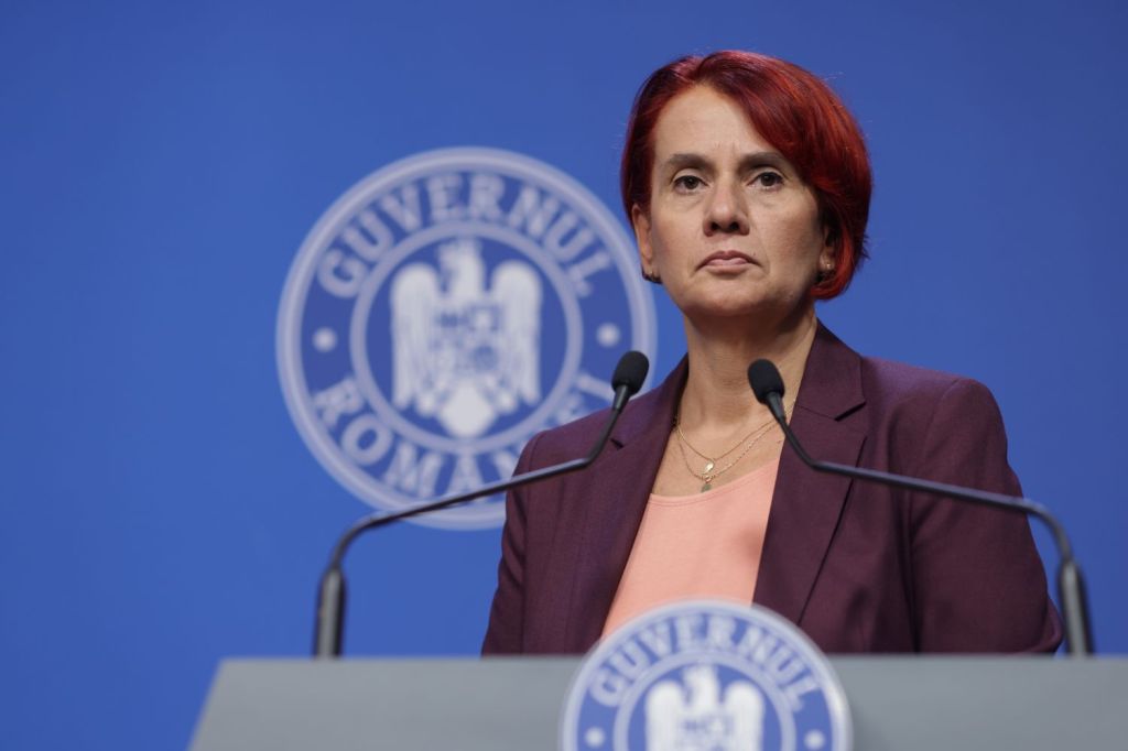 Veste uriașă pentru mii de români! Guvernul a aprobat salarii mai mari și angajări masive: Cine sunt norocoșii care primesc bani în plus!