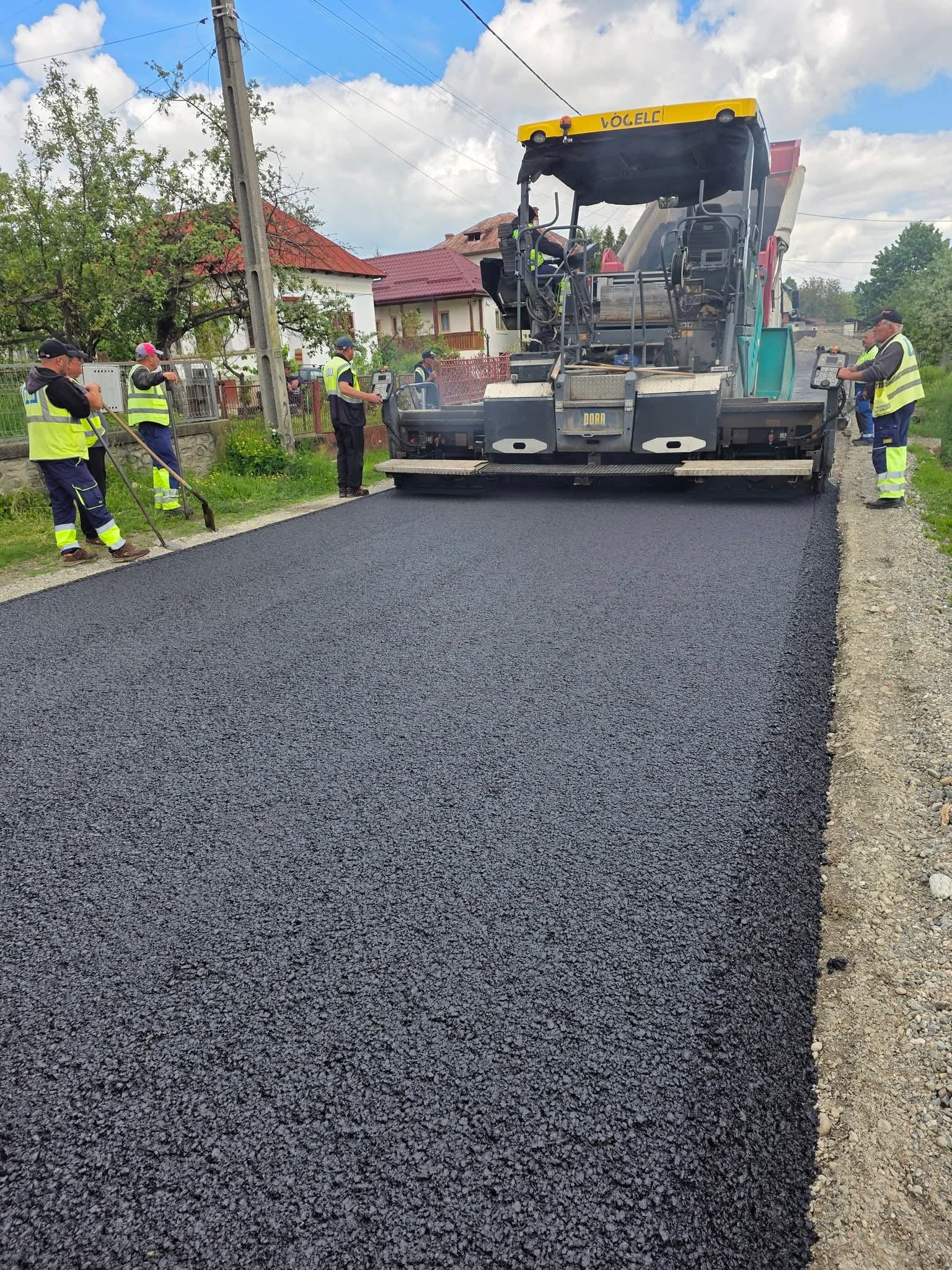 Modernizarea infrastructurii continuă la Domnești. Fonduri europene pentru asfaltarea drumurilor comunale