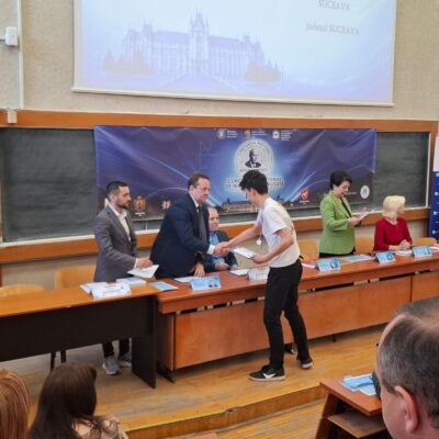 Senzațional în Argeș! Un geniu al matematicii de la „Dinicu Golescu” cucerește podiumul național și aduce aurul moral la Câmpulung!