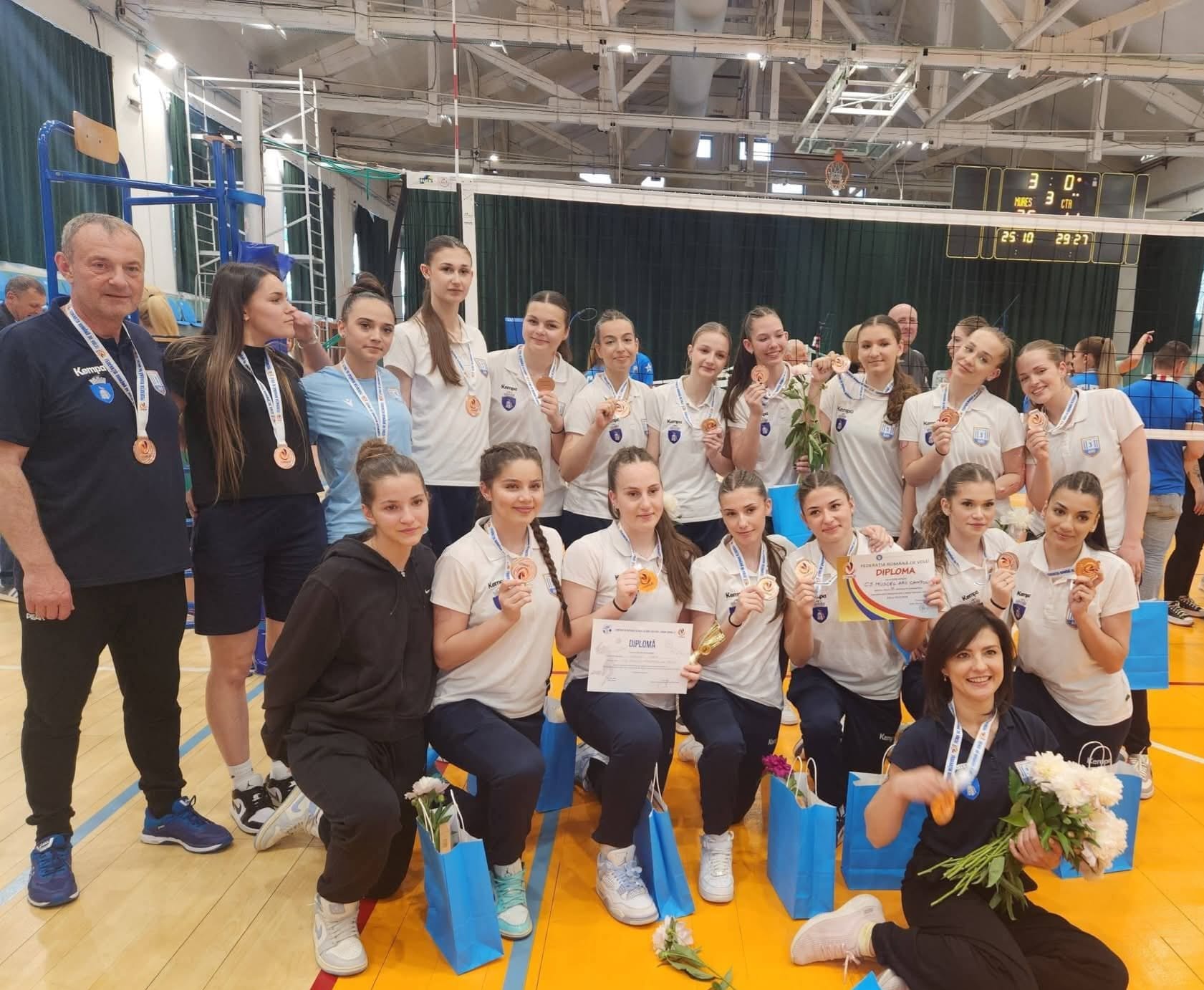 S-a scris istorie la Câmpulung! Toată România trebuie să afle ce au reușit aceste tinere sportive la Târgu Mureș!