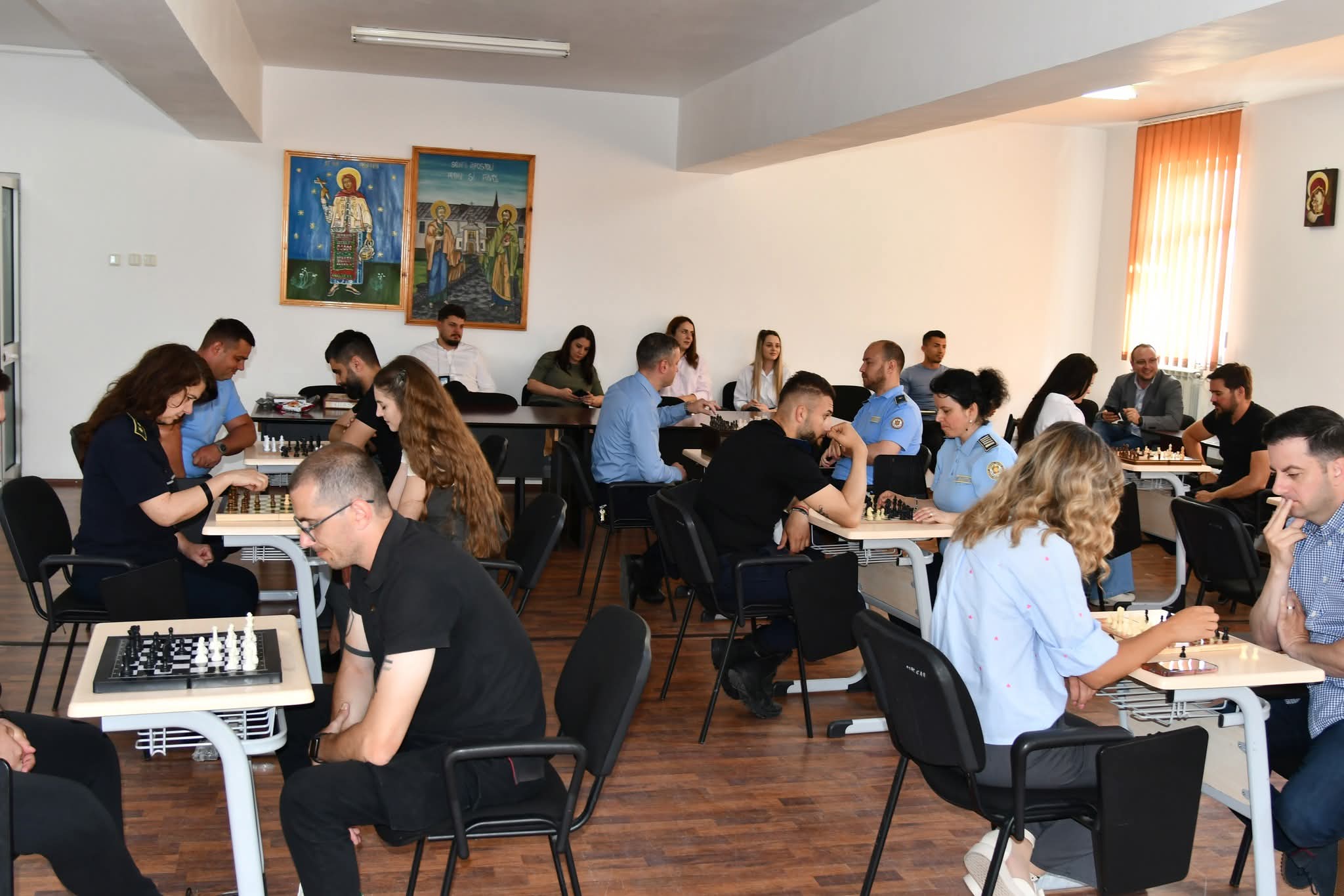 Mutare de geniu la Penitenciarul Mioveni! Cine este polițistul care a câștigat „bătălia minților” și pleacă la marea finală?