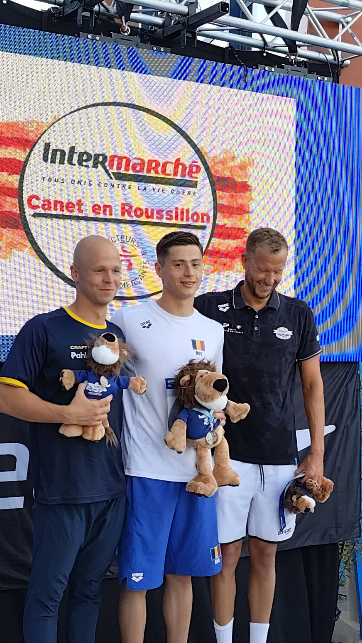 Record național spulberat! Cine este piteșteanul care a uimit lumea natației și a îngenuncheat campionii mondiali în Franța?