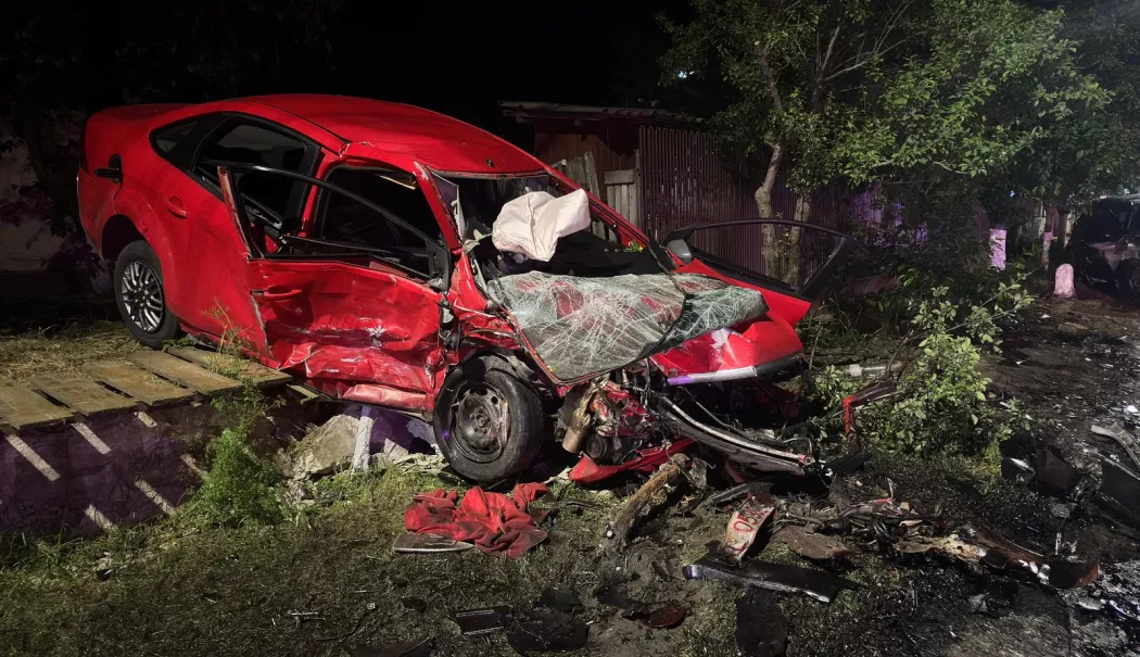 Dezastru la miezul nopții! Impact violent cu victime prinse între fiarele contorsionate! Ce au descoperit salvatorii la fața locului!