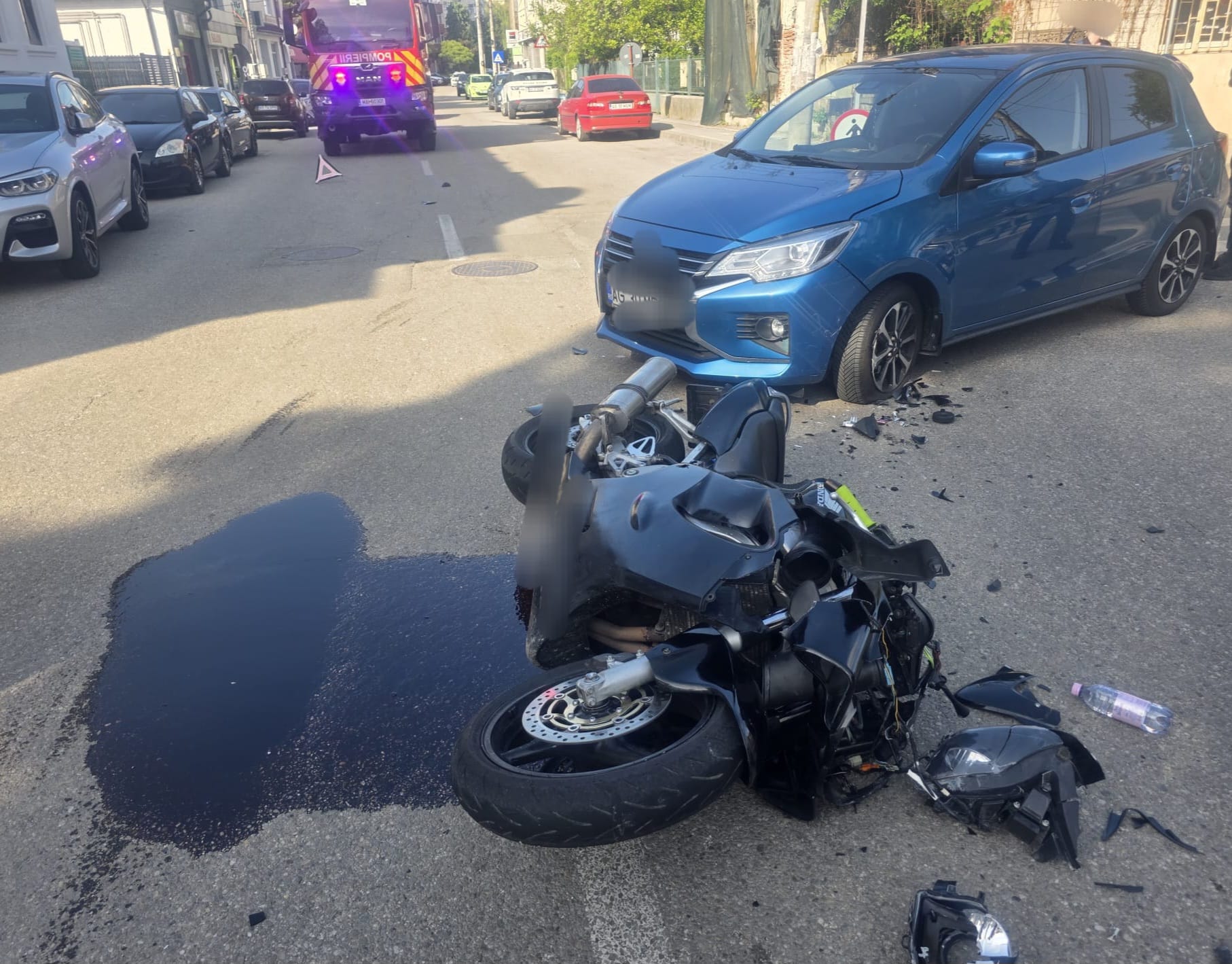 Val de accidente în Argeș. Mașini făcute praf, victime transportate de urgență la spital!