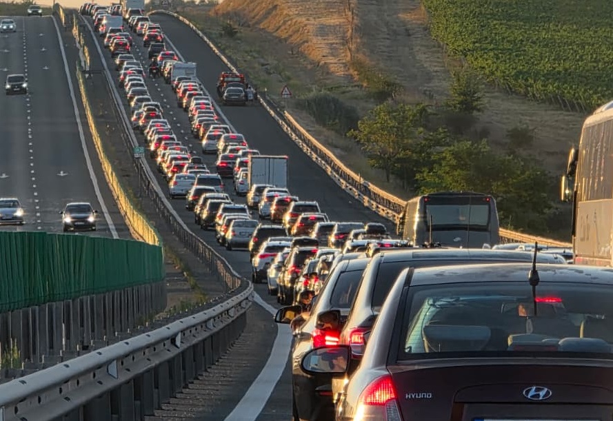 Incredibil ce se întâmpla pe A2! Ministrul a descoperit schema prin care camioane de 123 de tone circulau ilegal