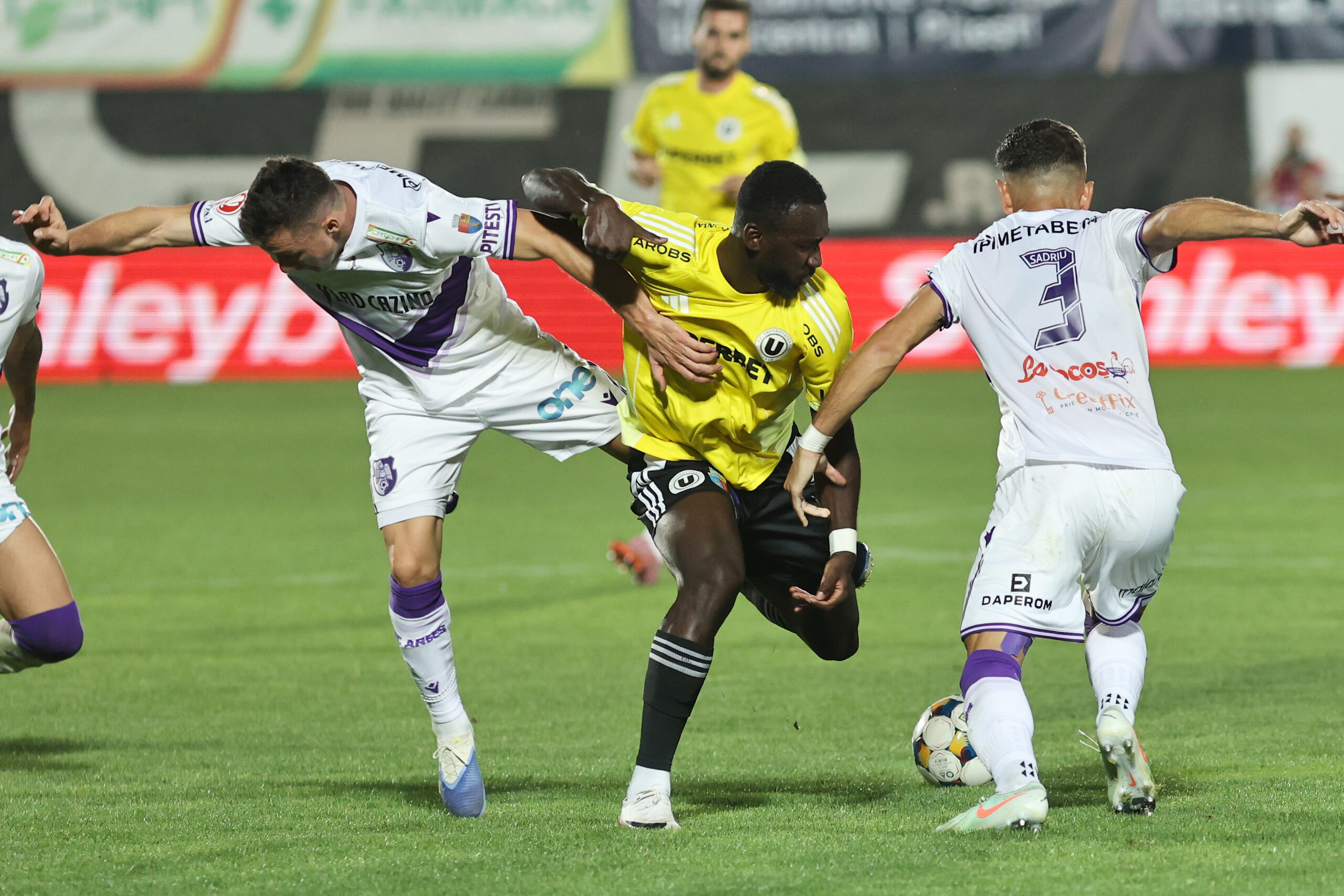 Meci de infarct pentru FC Argeș! Ce strategie neașteptată pregătesc clujenii pentru confruntarea de azi?