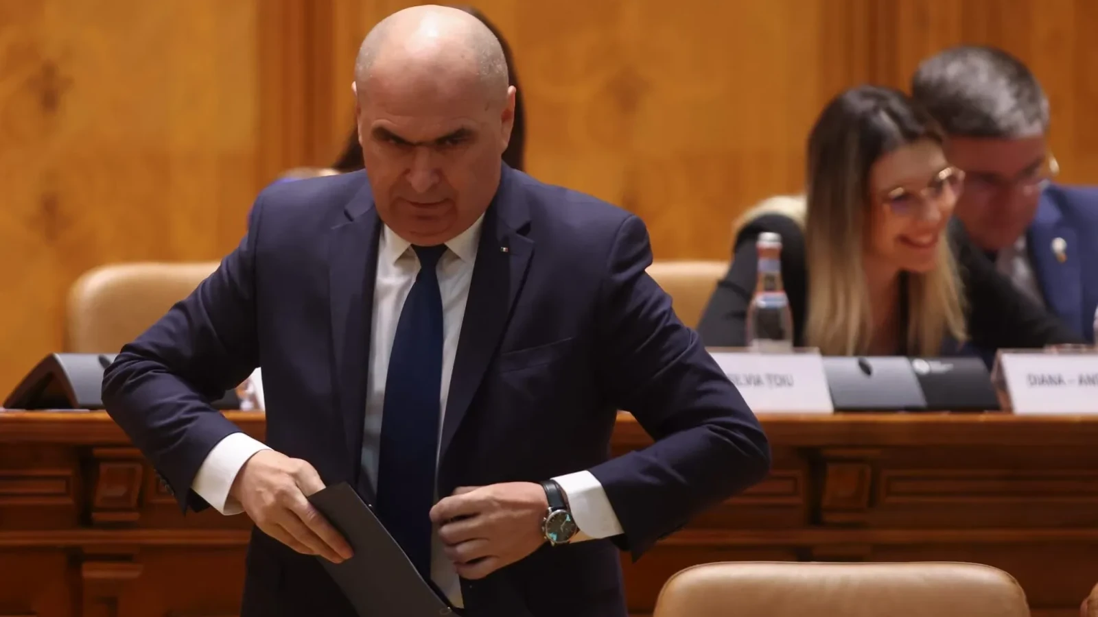 Ultimă oră! Guvernul Bolojan a fost DEMIS! Rezultatul votului! Ce urmează pe scena politică?