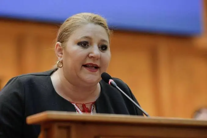 GEST EXPLOZIV! Diana Șoșoacă, surprinsă la Ambasada Rusiei alături de un personaj neașteptat: Imaginile care au încins internetul și mesajul care va provoca un scandal imens!