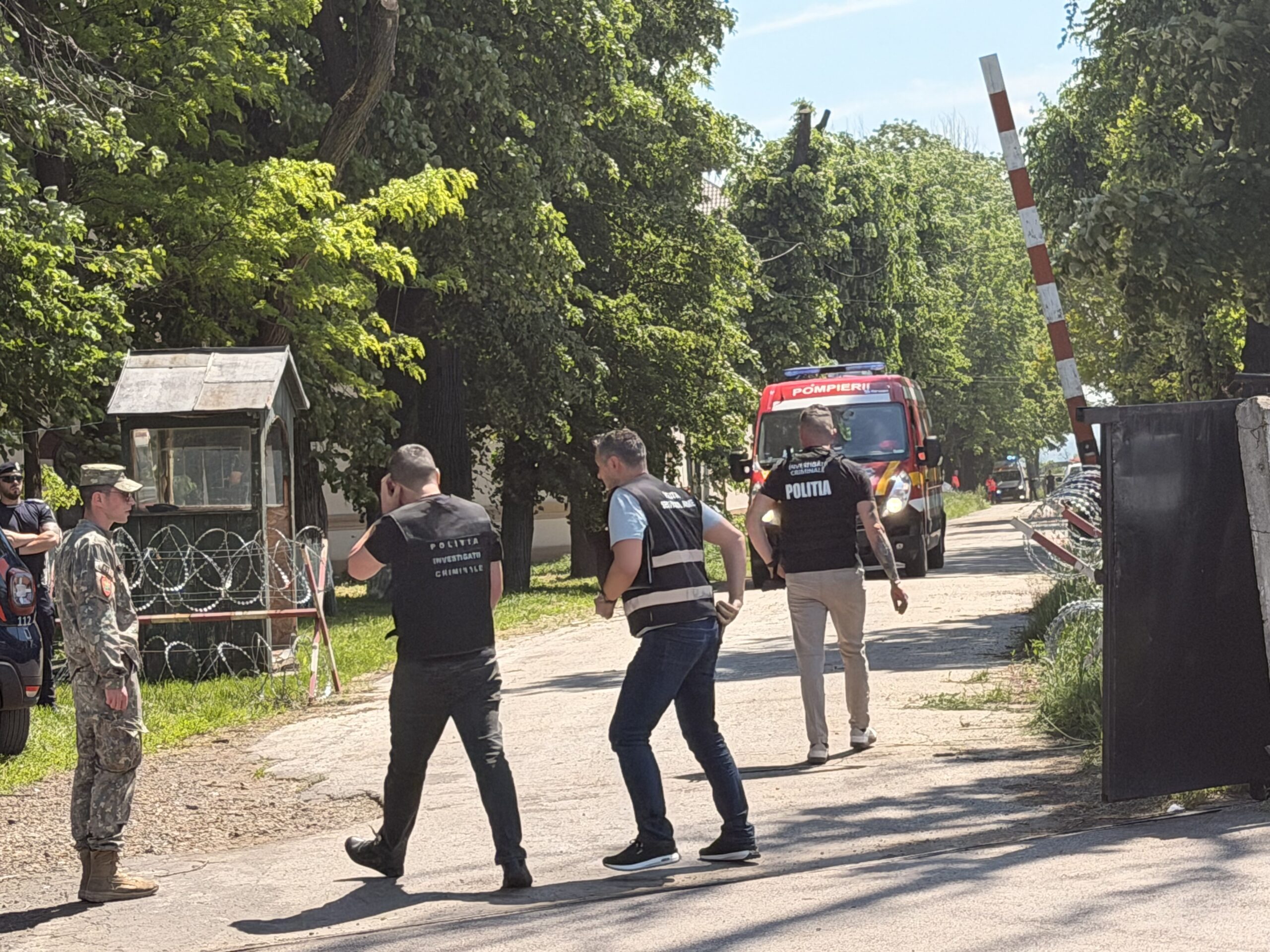 ACUM! O unitate militară a sărit în aer! Trei militari răniți!
