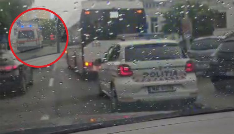 VIDEO. ACUM! Urgență într-un autobuz Publitrans! A intervenit Salvarea și Poliția!