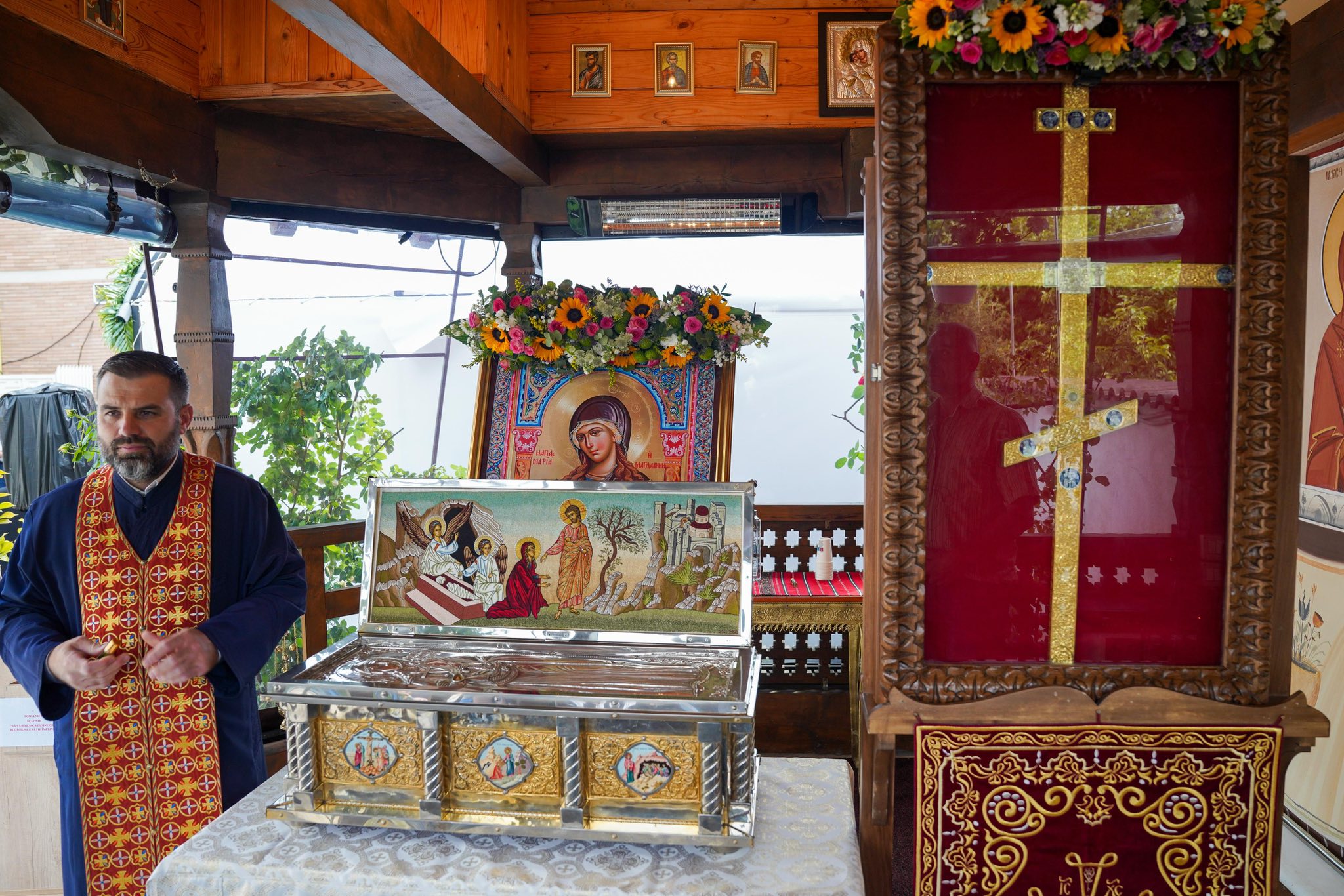 Minune în Pitești! Moaștele Sfintei Mironosițe Maria Magdalena au scos mii de oameni în stradă! Trebuie să ajungi aici până pe 24 mai!