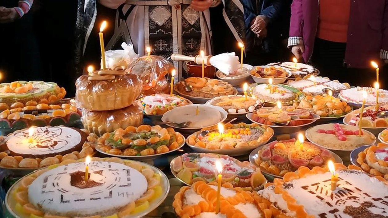 Se întorc sufletele celor adormiți! Ce trebuie să dai neapărat de pomană de Moșii de Vară 2026 și secretul celor 12 farfurii pe care puțini români îl mai cunosc