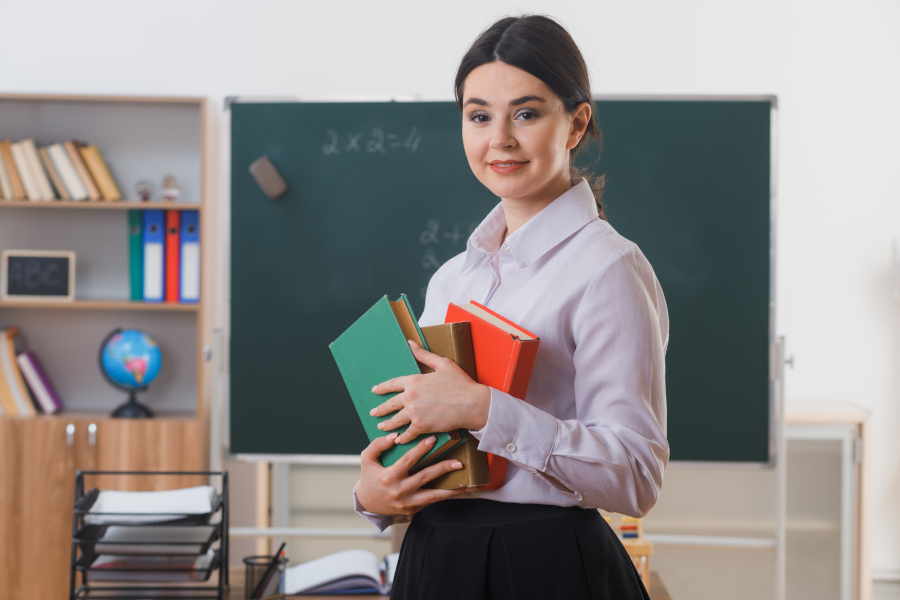 Veste uriașă pentru profesori! Cine sunt cei care vor primi cu 25% mai mulți bani la salariu timp de 5 ani?