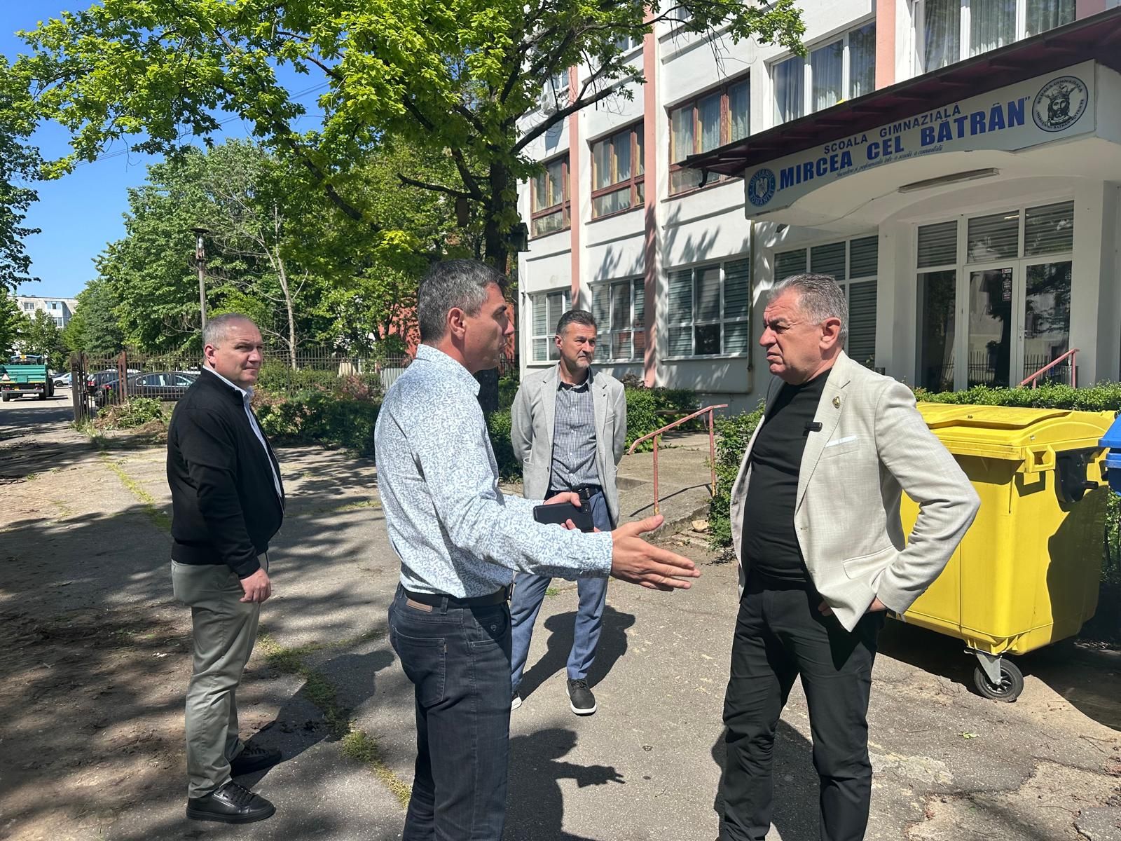 Pitești. Incredibil ce se întâmplă la această școală! Anunțul primarului Gentea!