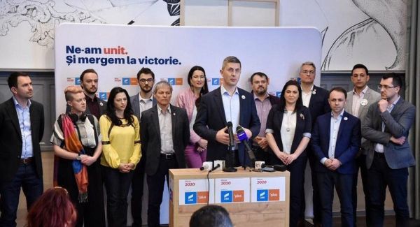 BOMBĂ în USR! S-a aflat cine a golit conturile partidului: Suma uriașă care a dispărut chiar de sub nasul liderilor!