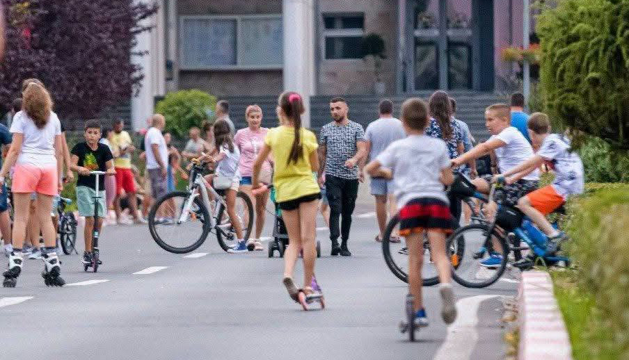 BULEVARDUL DACIA DEVINE DIN NOU ZONĂ DE PROMENADĂ: O DUMINICĂ FĂRĂ MAȘINI, DEDICATĂ OAMENILOR!