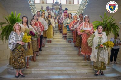 Ziua Iei!!! marcată la Muzeul Județean Argeș printr-o prezentare de costume populare de colecție!!!