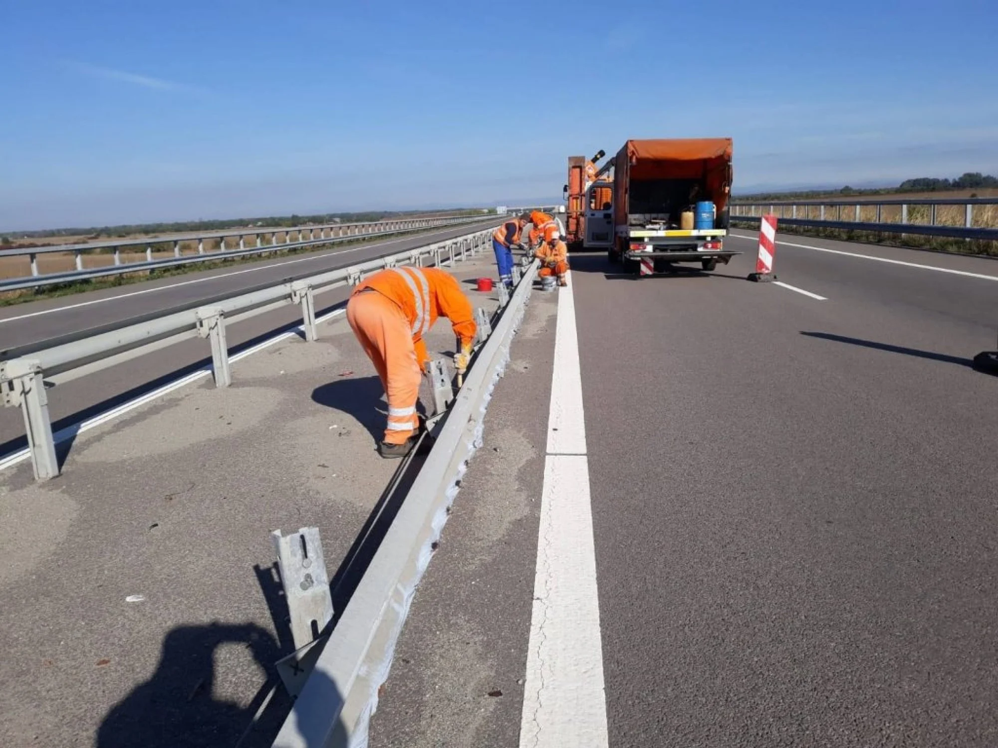 ALERTĂ! Tragedie pe șantierul Autostrăzii! Un muncitor a MURIT după ce a CĂZUT de pe un pod, de la 10 metri înălțime!