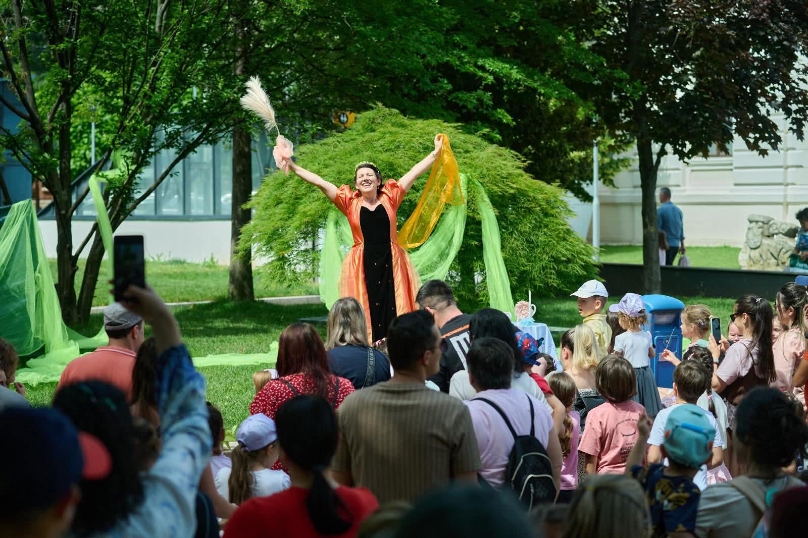 Festivalul Internațional de Teatru în Stradă a transformat centrul orașului într-o scenă vibrantă