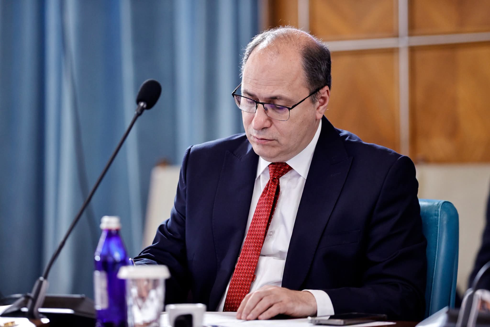 CUTREMUR în EDUCAȚIE! Toți DIRECTORII de ȘCOLI sunt VIZAȚI de noile REGILI stricte: CE nu MAI au VOIE să facă cu BANII și CINE riscă SANCȚIUNI dure
