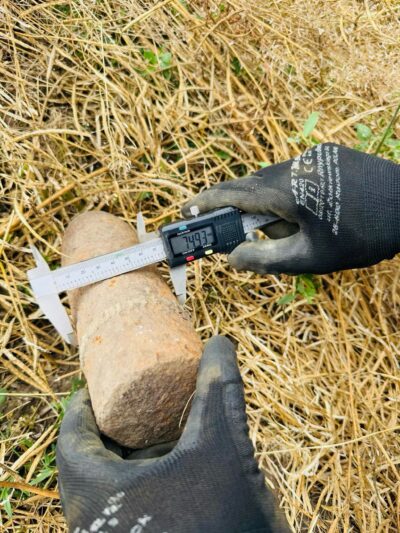 ȘTIRE DE ULTIMĂ ORĂ! Proiectil de RĂZBOI descoperit în TIMPUL lucrărilor AGRICOLE
